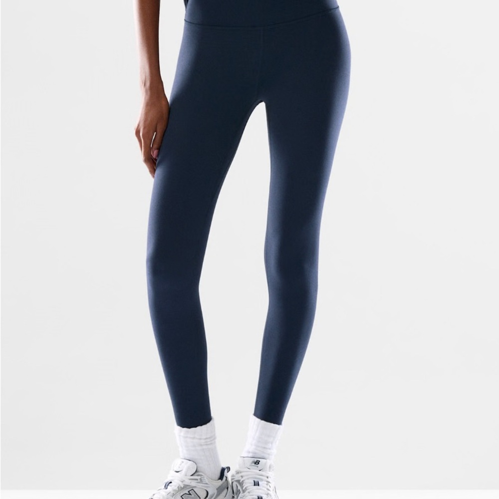 Aritzia BUTTER Cheeky Hi-Rise 24" Legging